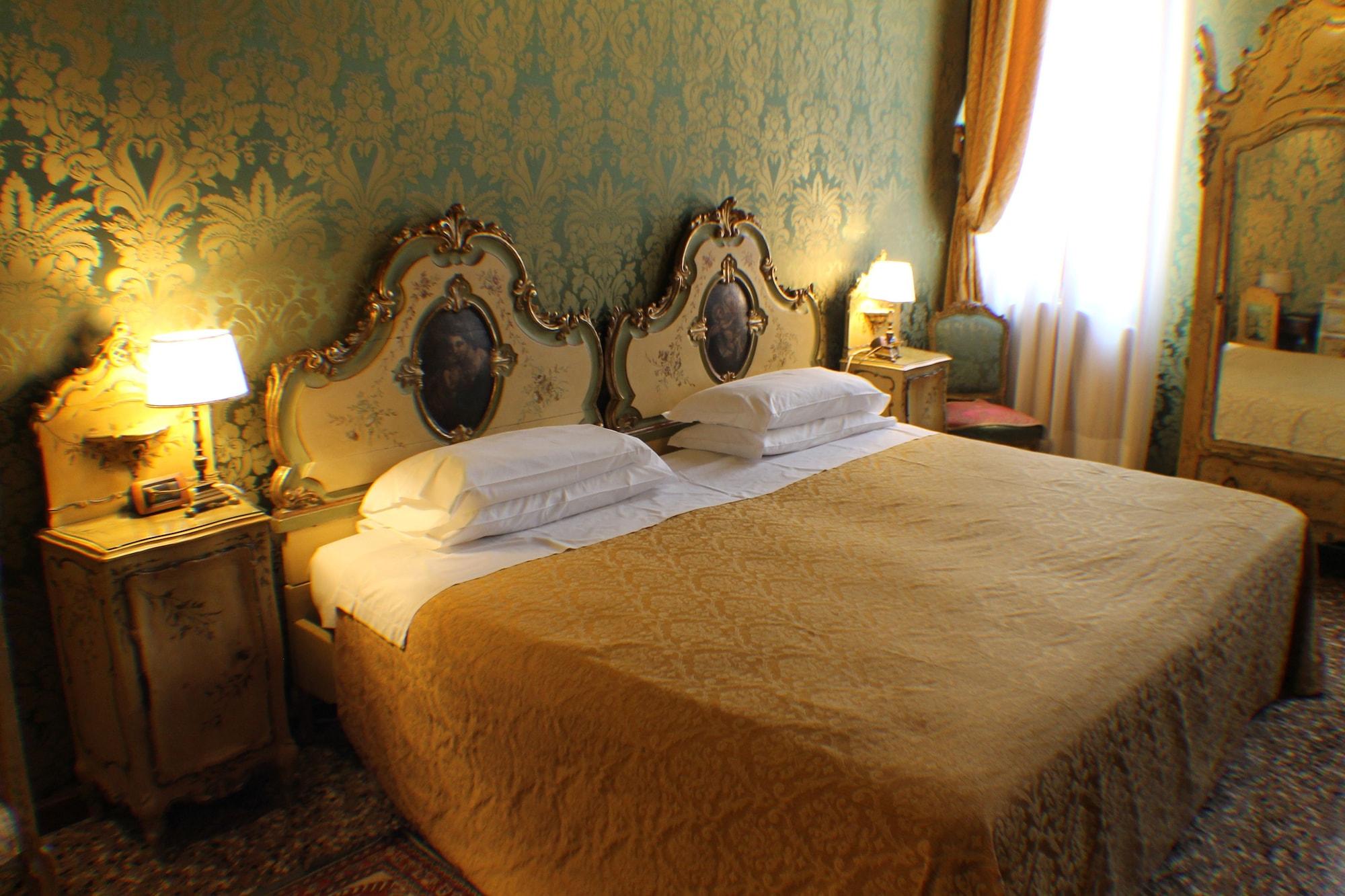 Hotel Palazzo Abadessa Venesia Bagian luar foto
