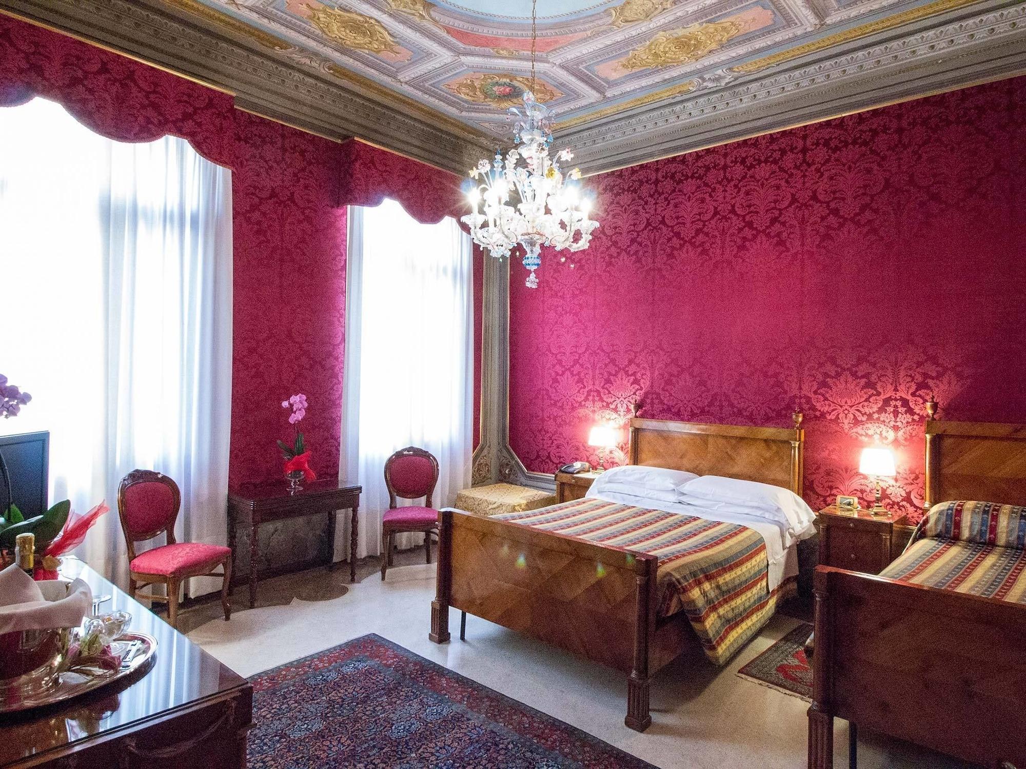 Hotel Palazzo Abadessa Venesia Bagian luar foto