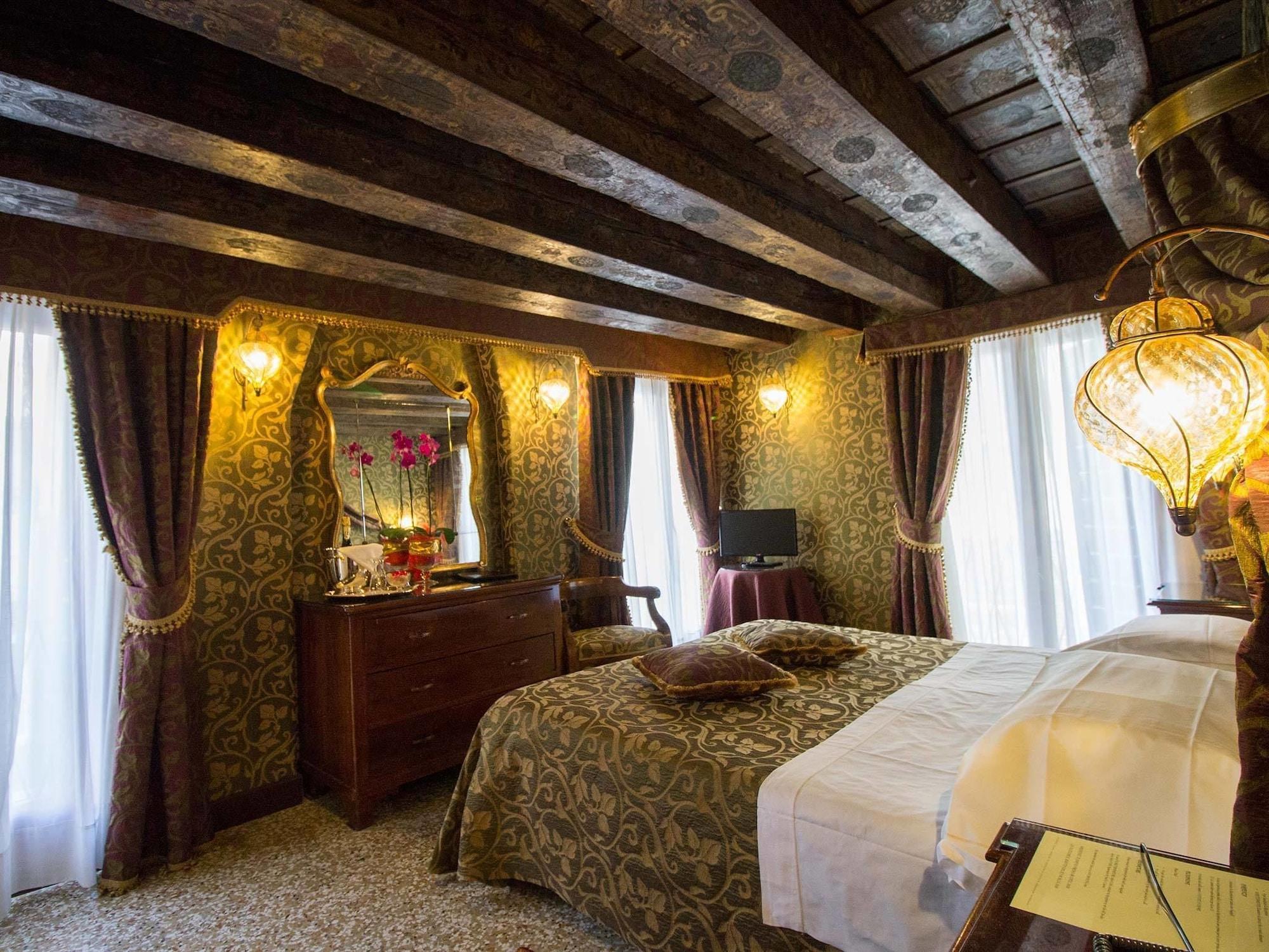 Hotel Palazzo Abadessa Venesia Bagian luar foto