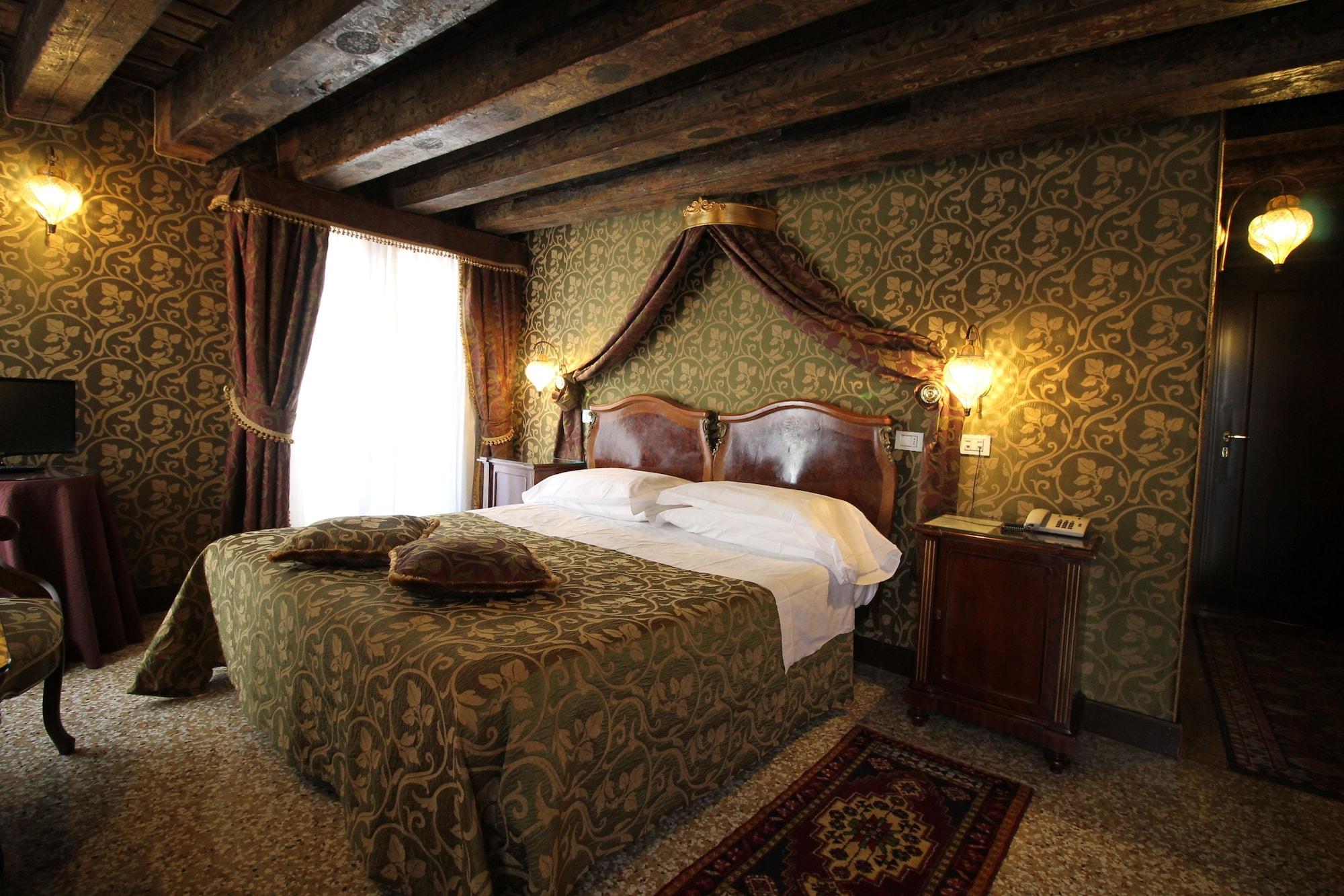Hotel Palazzo Abadessa Venesia Bagian luar foto