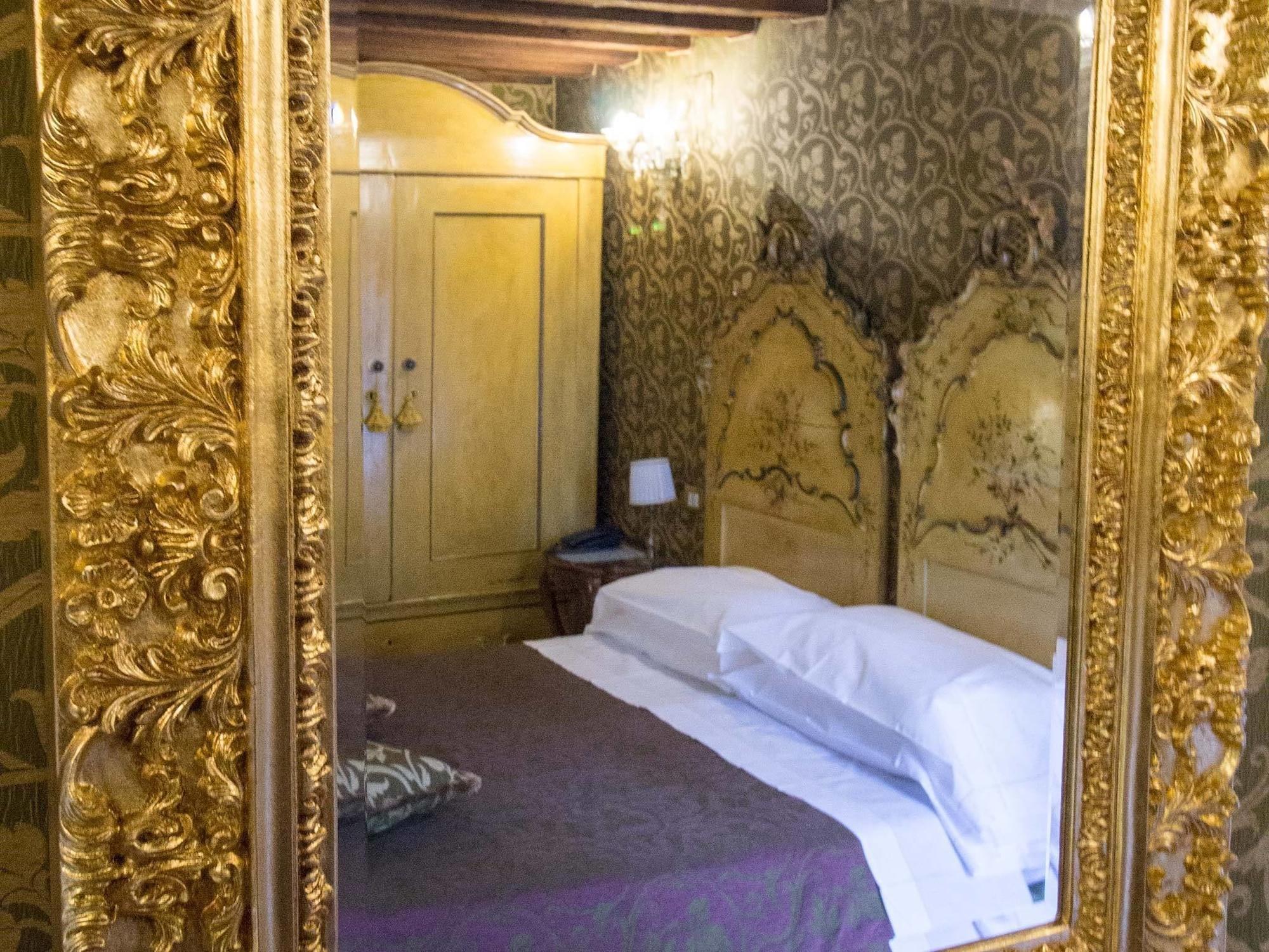 Hotel Palazzo Abadessa Venesia Bagian luar foto