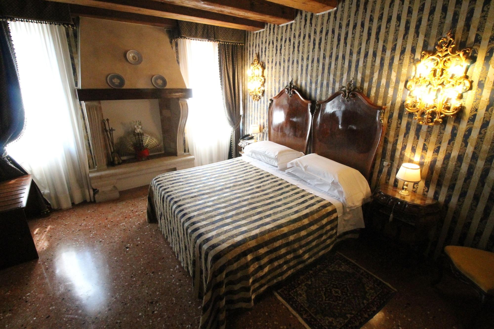 Hotel Palazzo Abadessa Venesia Bagian luar foto