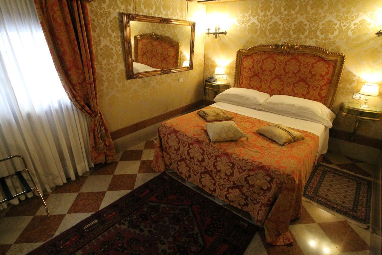 Hotel Palazzo Abadessa Venesia Bagian luar foto