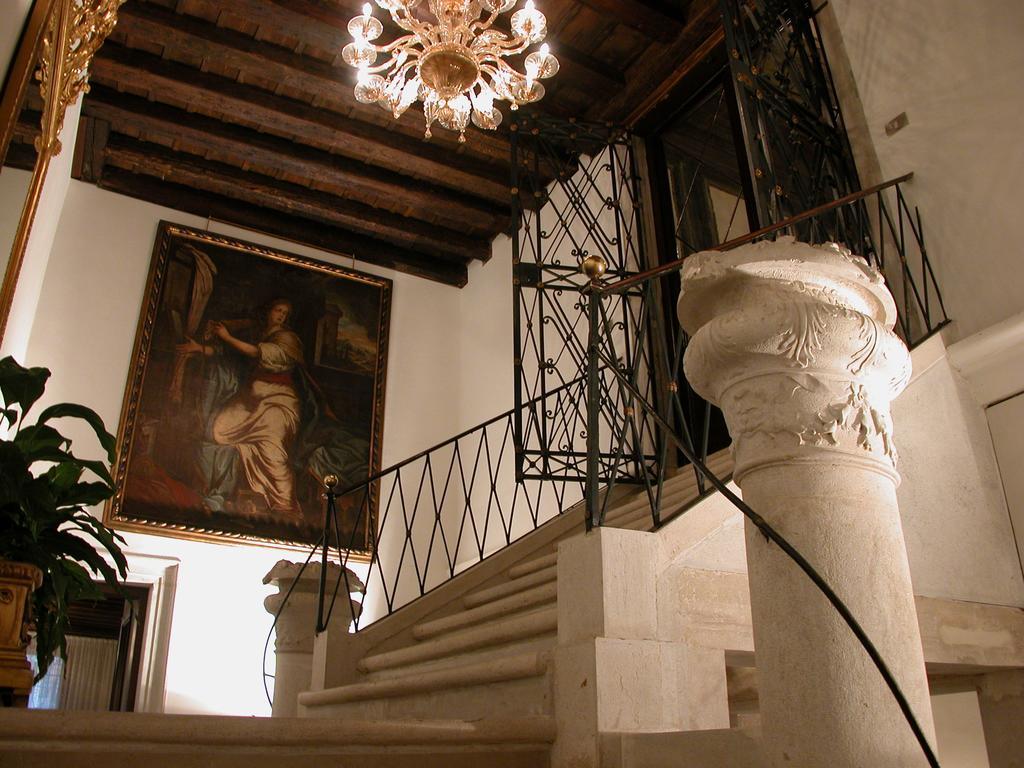 Hotel Palazzo Abadessa Venesia Bagian luar foto